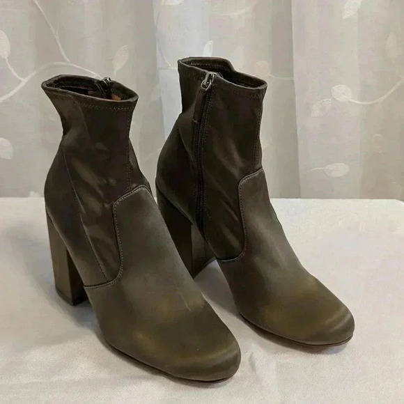 Steve Madden Olive Color Satin Look/Feel Ankle Boots, Size 8.5 - Picture 1 of 6